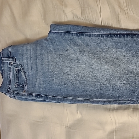 Levi's Light Wash Denim - Picture 7 of 13